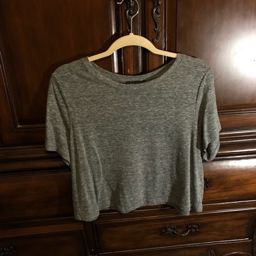 👚FOREVER 21 CROPPED TOP👚